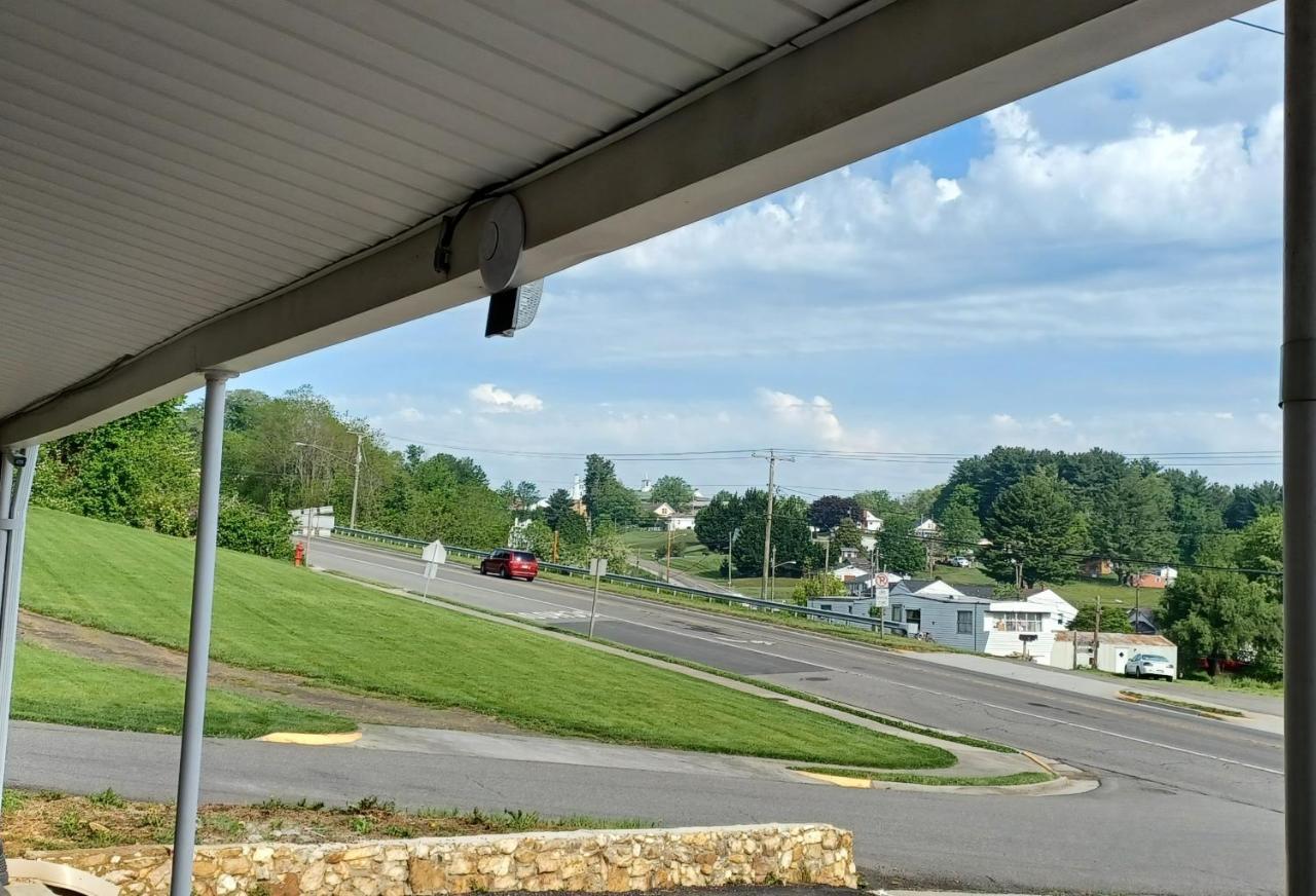 Knob Hill Motor Lodge Hillsville Esterno foto