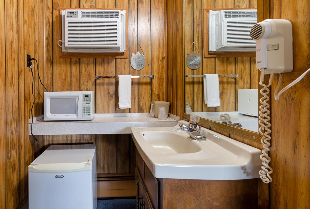 Knob Hill Motor Lodge Hillsville Esterno foto