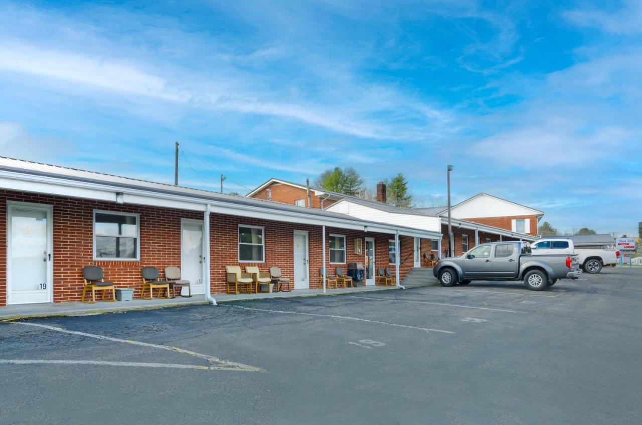 Knob Hill Motor Lodge Hillsville Esterno foto