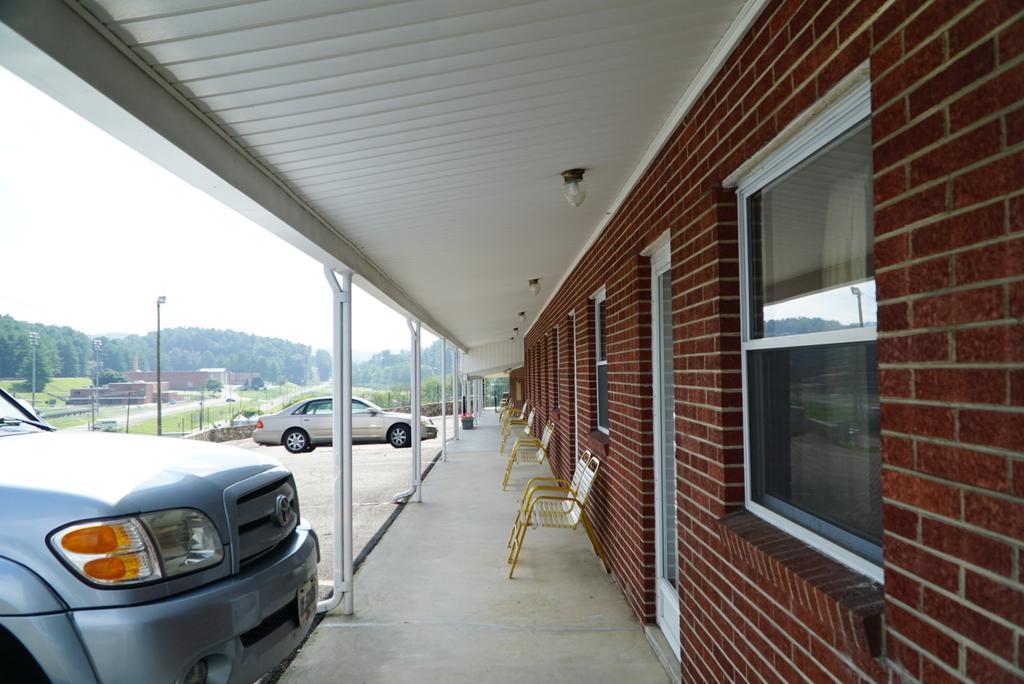 Knob Hill Motor Lodge Hillsville Esterno foto